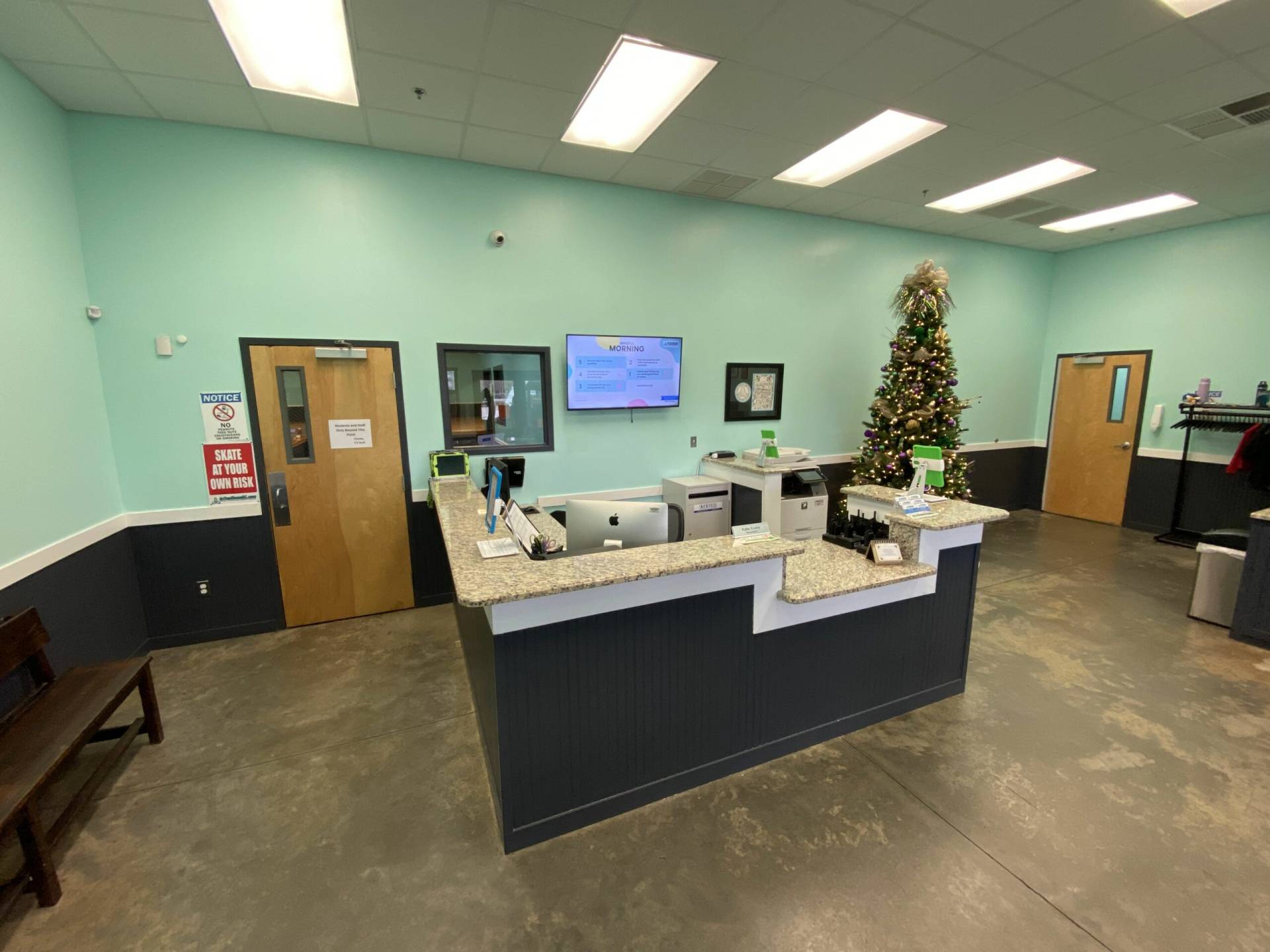 The front desk and lobby at the In The Zone Ocean Springs campus
